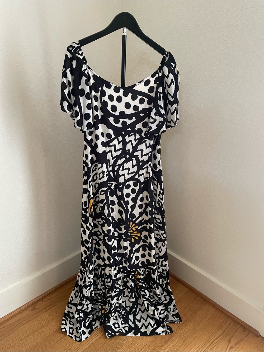 FARM Rio Black White & Yellow Graphic Floral Maxi Dress - Picture 8 of 9